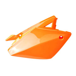 Capot arrière droit orange...